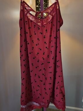 Secret Treasures Pink Slip with Black Heart Print and Lace Trim Sz 2XL
